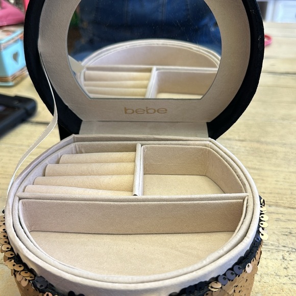 Bebe Brand Black and Gold Sequin Jewelry Case - Mirror & Compartments - Picture 2 of 5